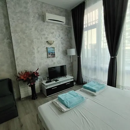 Съни Бийч Плаза Apartment *